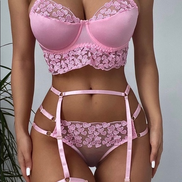 ❤️ NEW GiGi Set - Picture 2 of 12